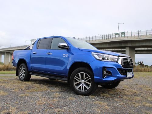 2020 Toyota HiLux SR5 review