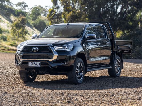 2021 Toyota HiLux SR5 review